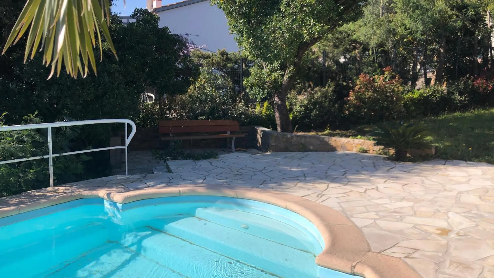 Charmant Appartement Frejus 0*,